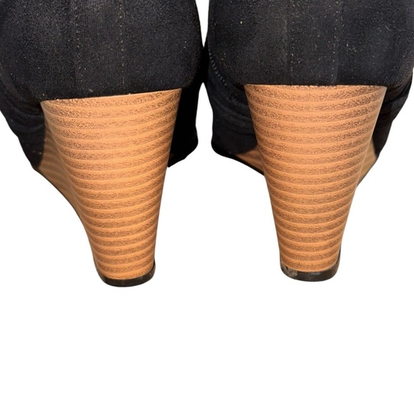 Women Journee Collection Sabeena Wedge Ankle Bootie Color Black Size 8.5 - Picture 11 of 16